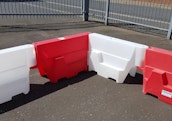 Pyramid Barrier Right Angle