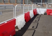 Pyramid Barrier Right Angle Mesh Fence 2