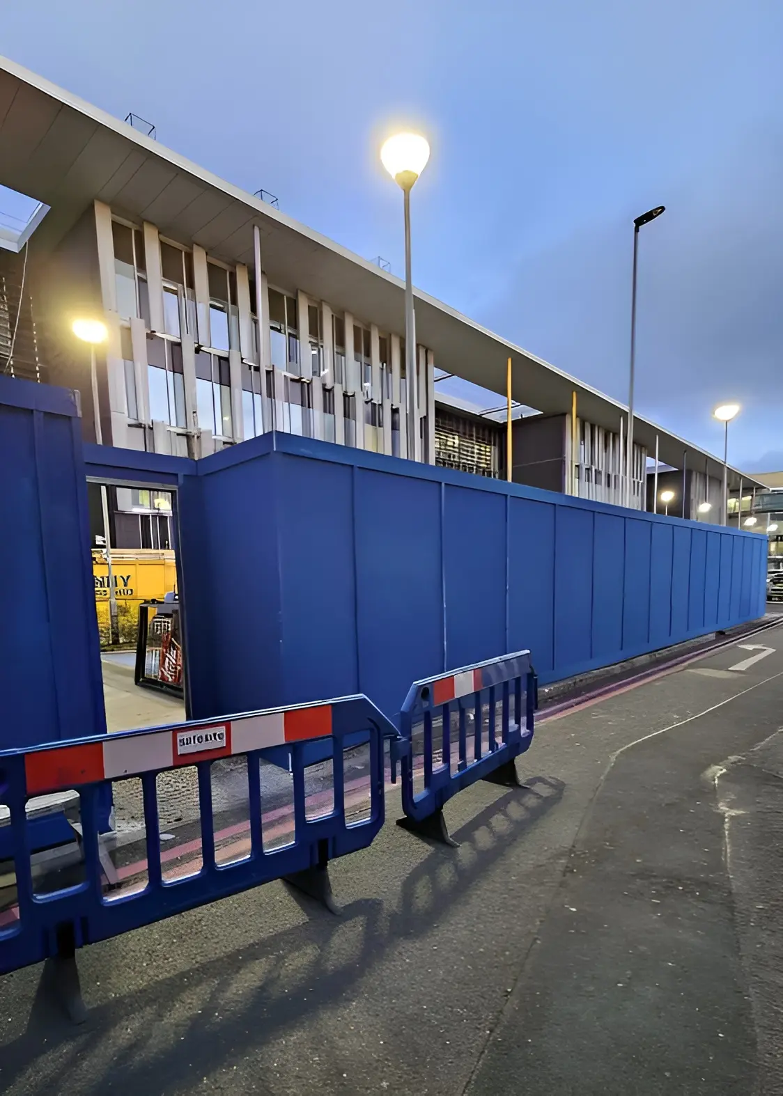 Construction site hoarding