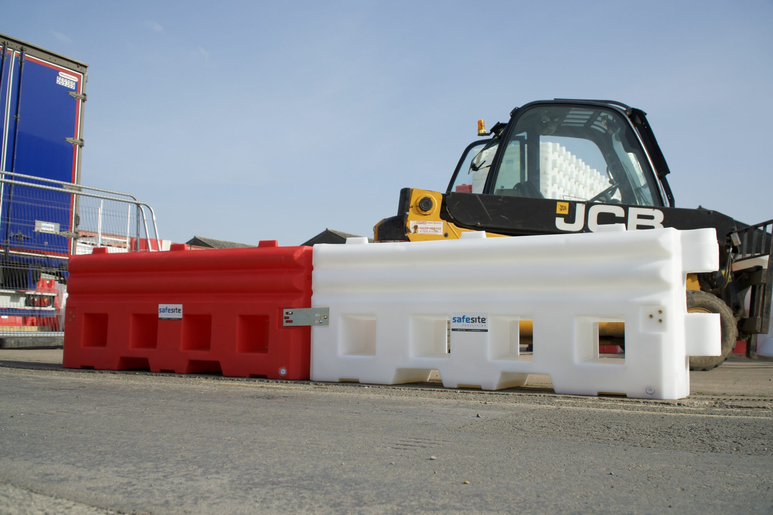 RB22 barriers joined together with metal plates