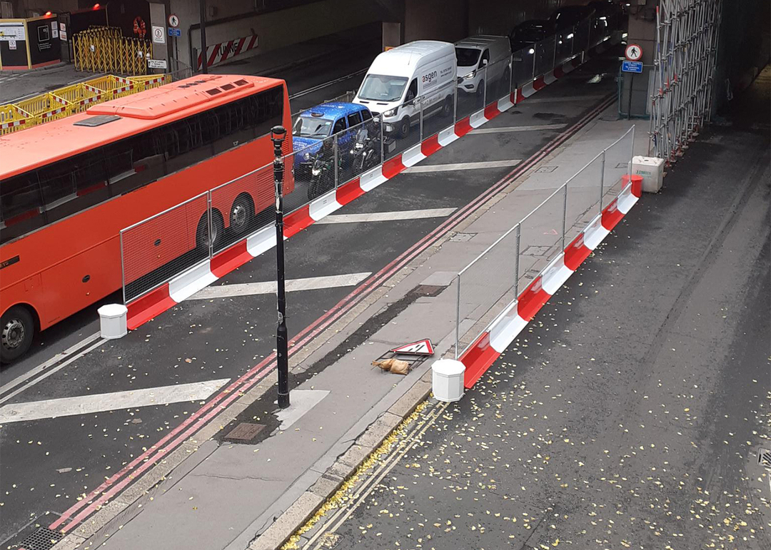manta barriers road