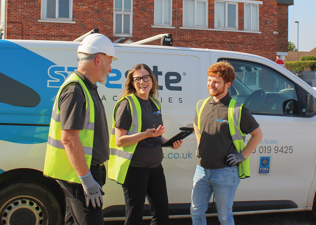 SafeSite Site staff discussing project