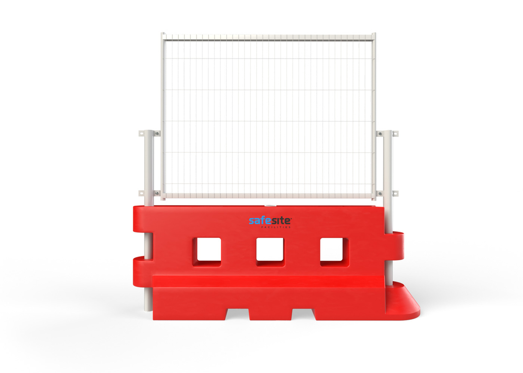 Single of GB2 water filled barriers with mesh fencing. Flat on view