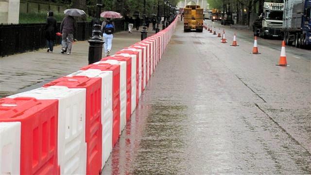 RB2000 Barrier London (6)
