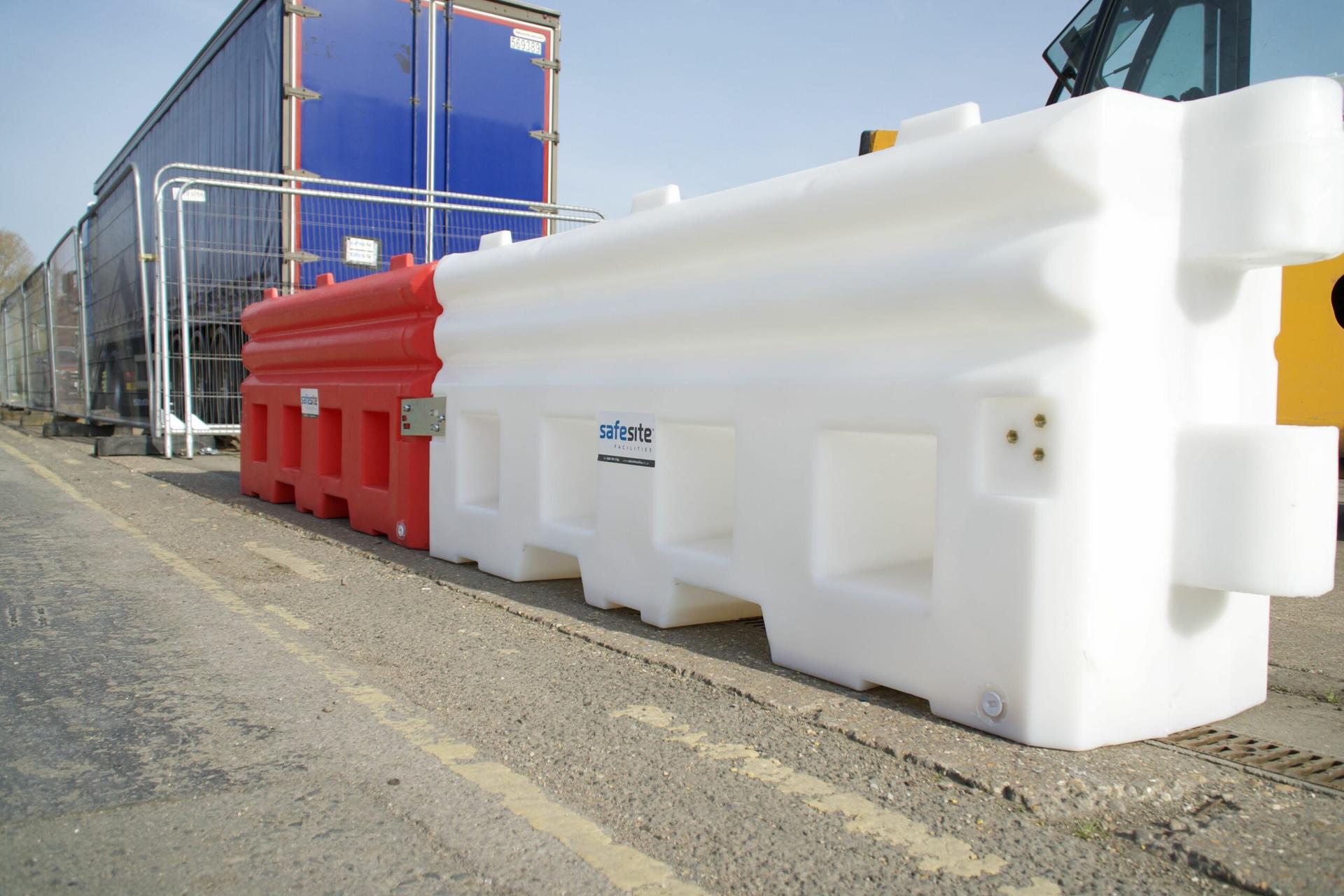 RB22 barriers red and white
