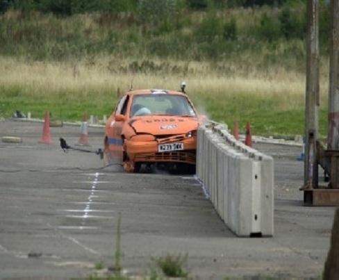 Temporary verticle concrete barrier