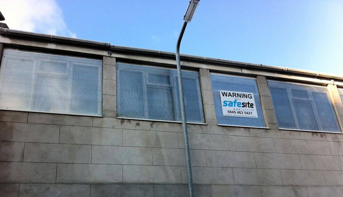 Perforated steel screen