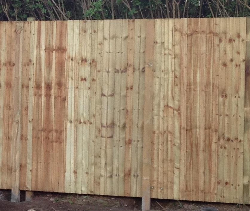 closeboard timber fence