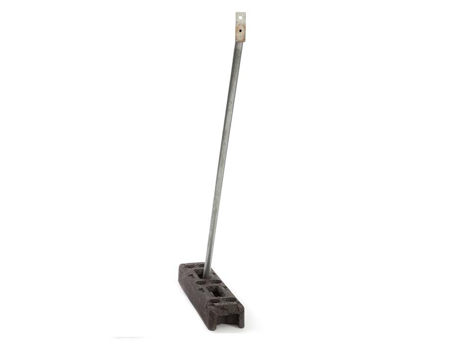 Stabiliser with foot support