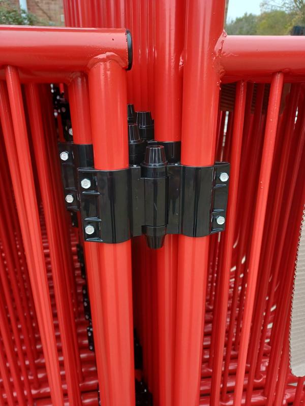 Safesite-Pedestrian-Walkthrough-Barrier-black-hinge-close-up
