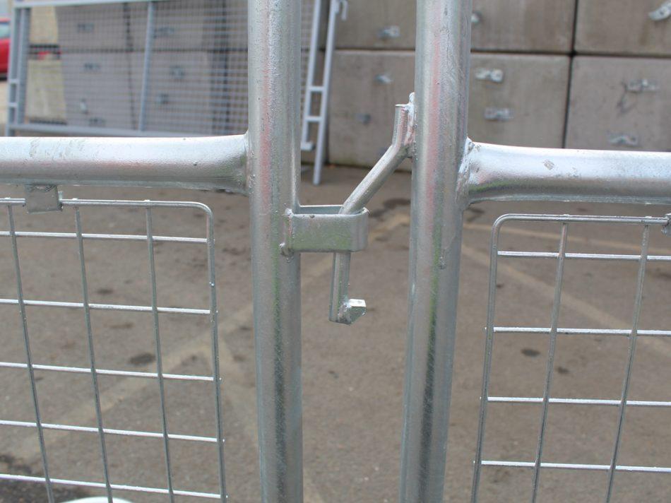 Police Pedestrian Barrier Interlocking Top Connection