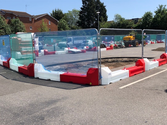 SafeSite SlotBlock Barriers with Fencing – Waltham Abbey