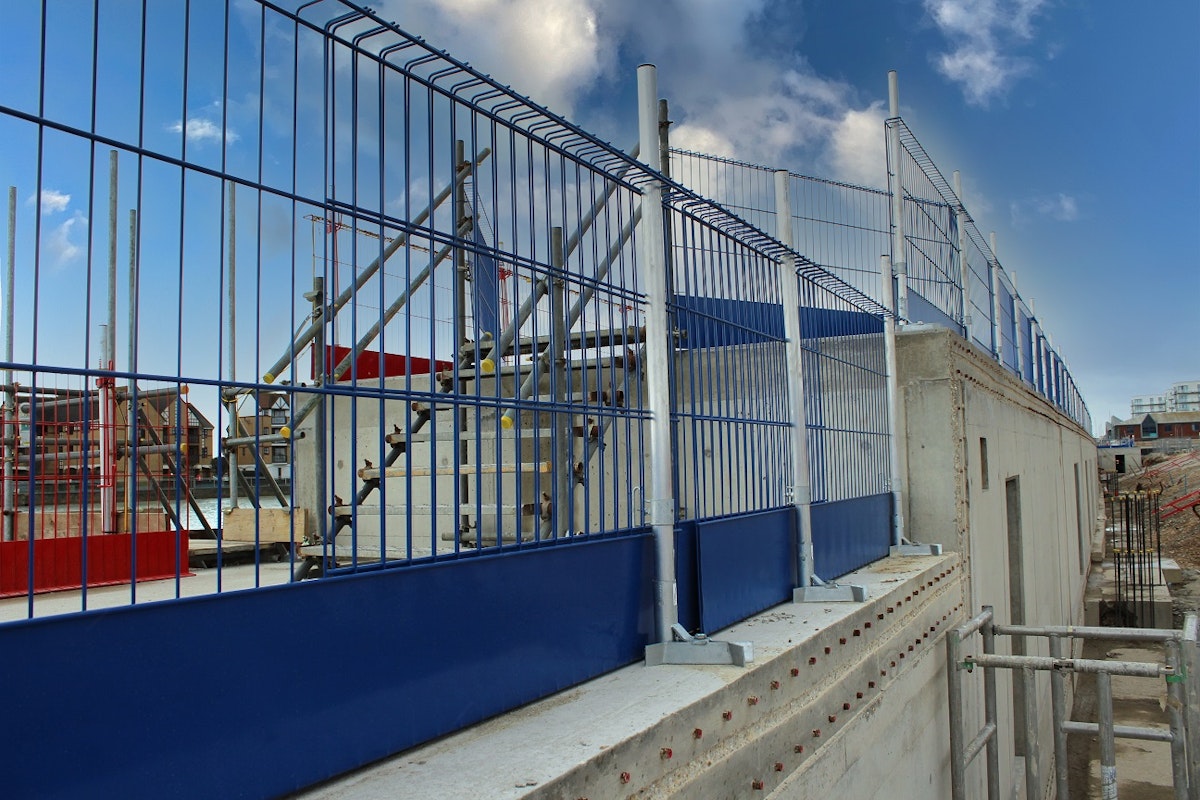 Edge protection barriers multi level