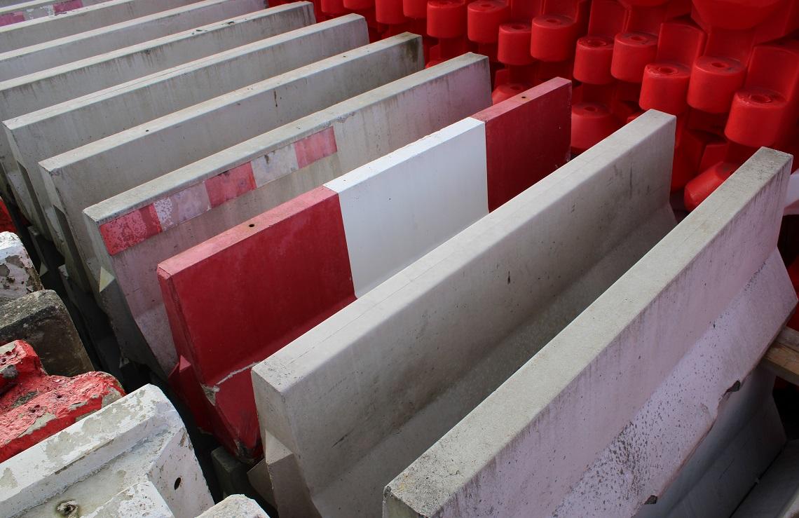Second hand concrete jersey barriers