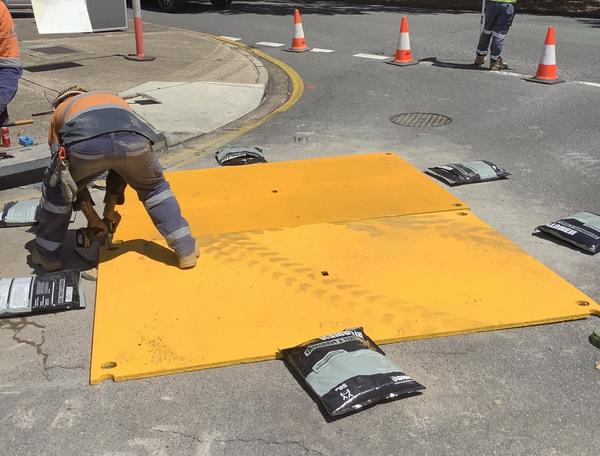 Steel road plates