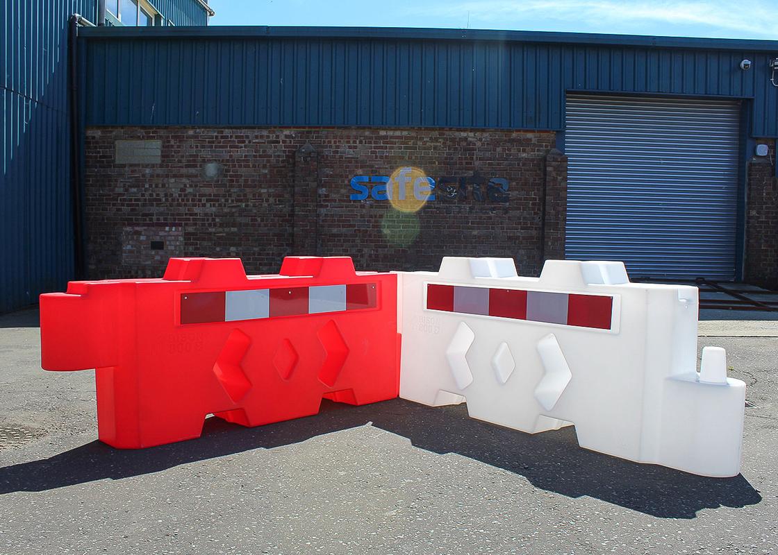 Bison 800 Barriers attached at a 90 degree corner angle