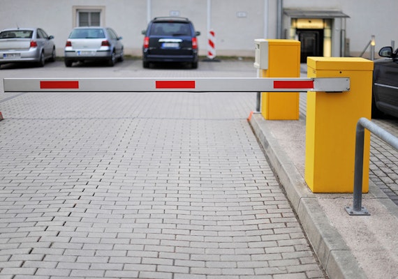 Safesite automatic parking barrier