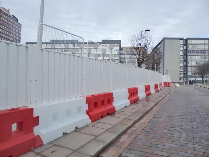 GB2 Hoarding connected on pedestrian site