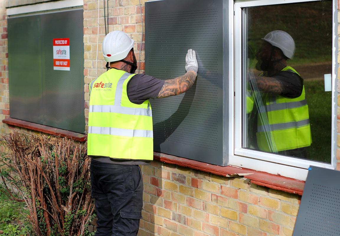 Security Screen in Devon