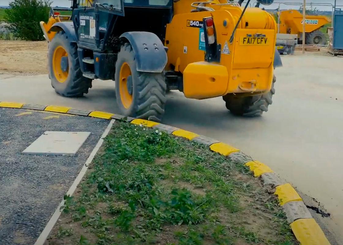 Heavy Duty Kerb Guard Temporary Protection