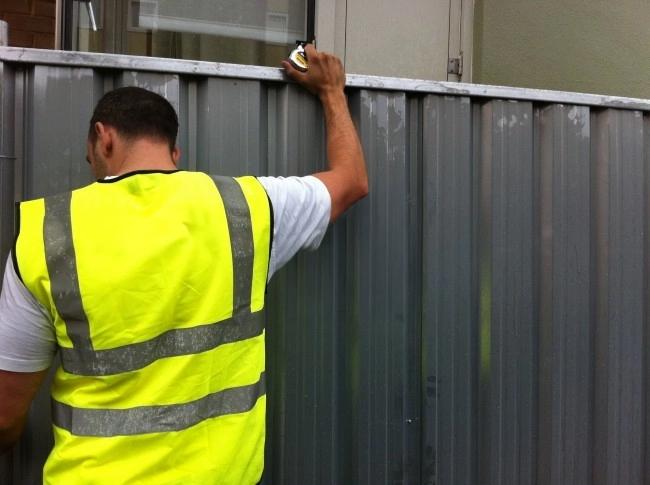 temporary steel hoarding installation