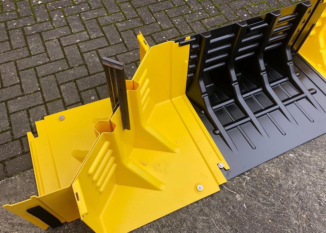 flood fence being connected