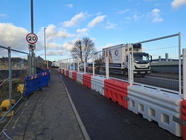 RB22 barrier installed with Mesh Fencing
