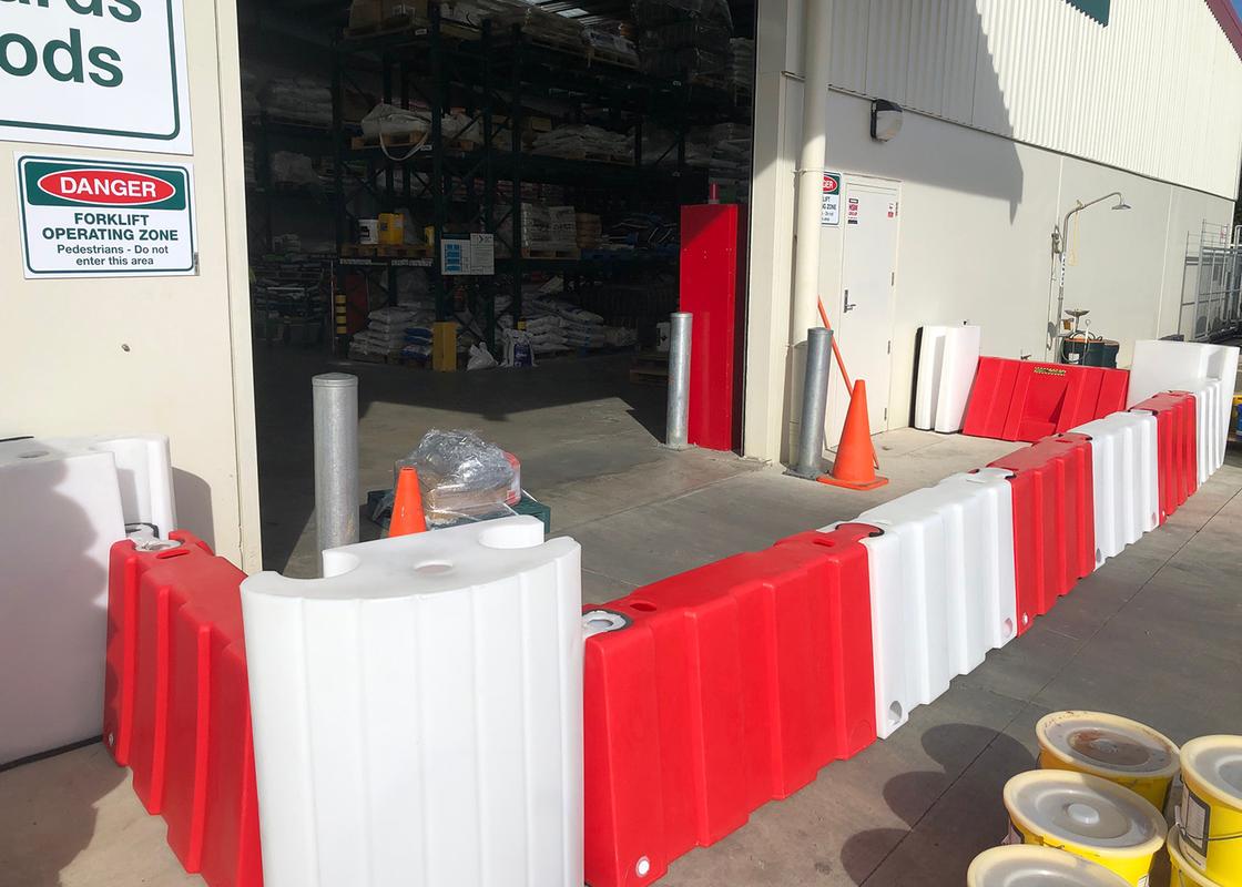 Flood defense barriers 650mm connected on site