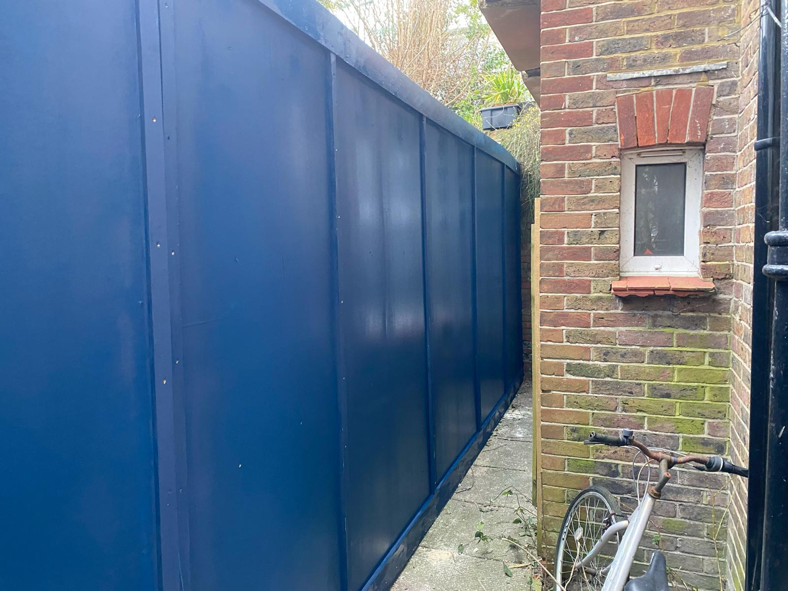 Sussex Residential Property - Dug-In Timber Hoarding - SafeSite Facilities